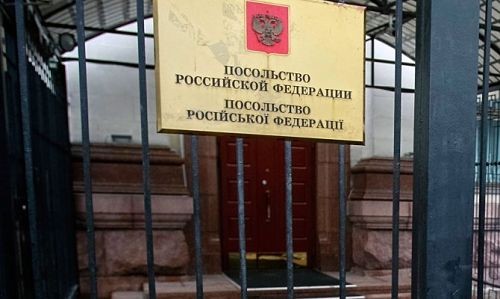 Песков: парламентские выборы на Украине пройдут в диппредставительствах РФ